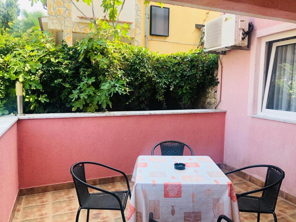 Apartmani Hila Njivice Kültér fotó